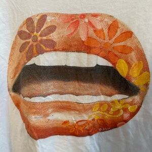 Shonna Drew Floral Lips Print TEE Women’s Small T-shirt